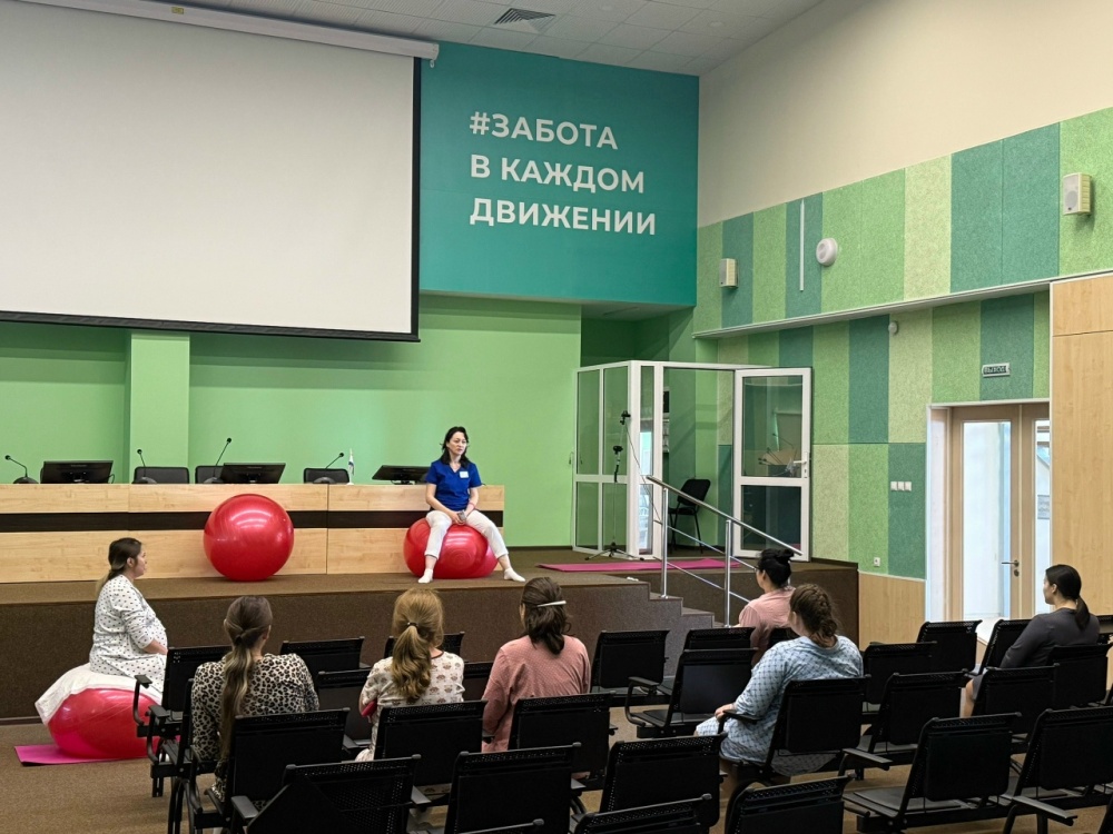 Сегодня в рамках школы «Мы_родители» прошло занятие с нашим инструктором ЛФК Галиной Геннадьевной